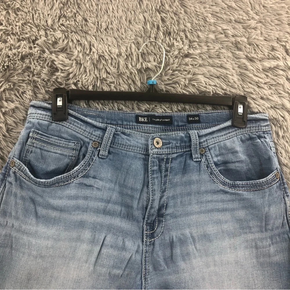 BKE Buckle Jeans Mens Size 34 Tyler Straight Blue Jeans Whiskered